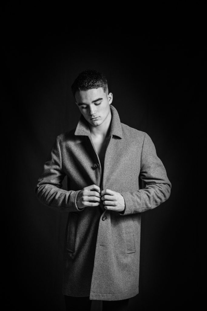 Book comédien homme studio Perpignan, portrait professionnel noir et blanc, photographe France Male comedian actor portfolio studio Perpignan France, professional black and white portrait Book actor comediante hombre estudio Perpiñán, retrato profesional blanco y negro